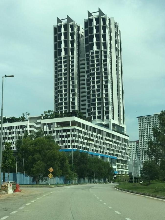Kyra Homestay Centrus Soho Cyberjaya *Wifi And Pool* Екстериор снимка