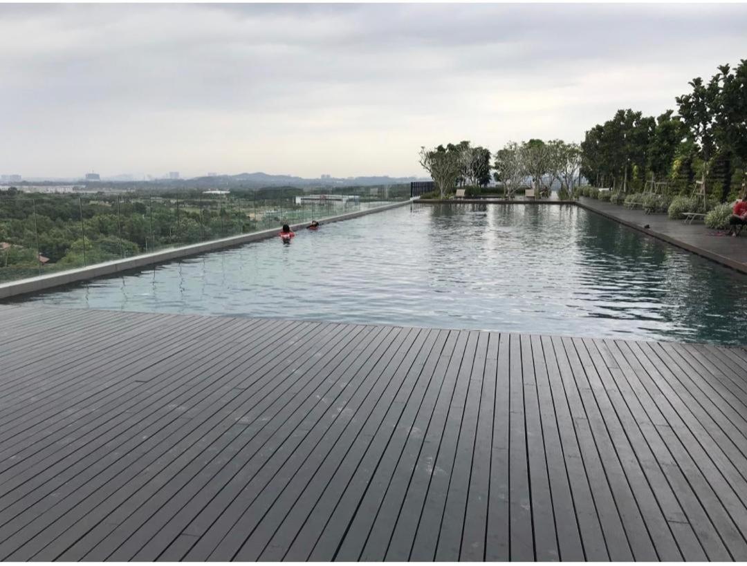 Kyra Homestay Centrus Soho Cyberjaya *Wifi And Pool* Екстериор снимка